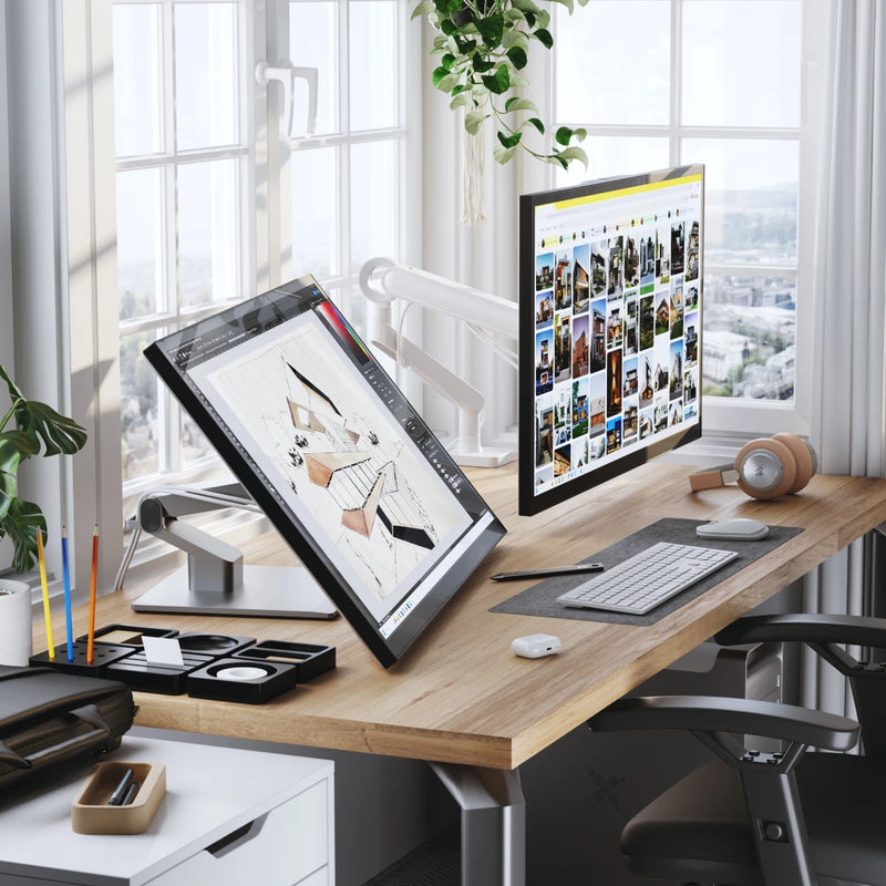 Clarity Fold Touch 27 インチ 4K UHD モニター、65W 電力供給、ウェブ