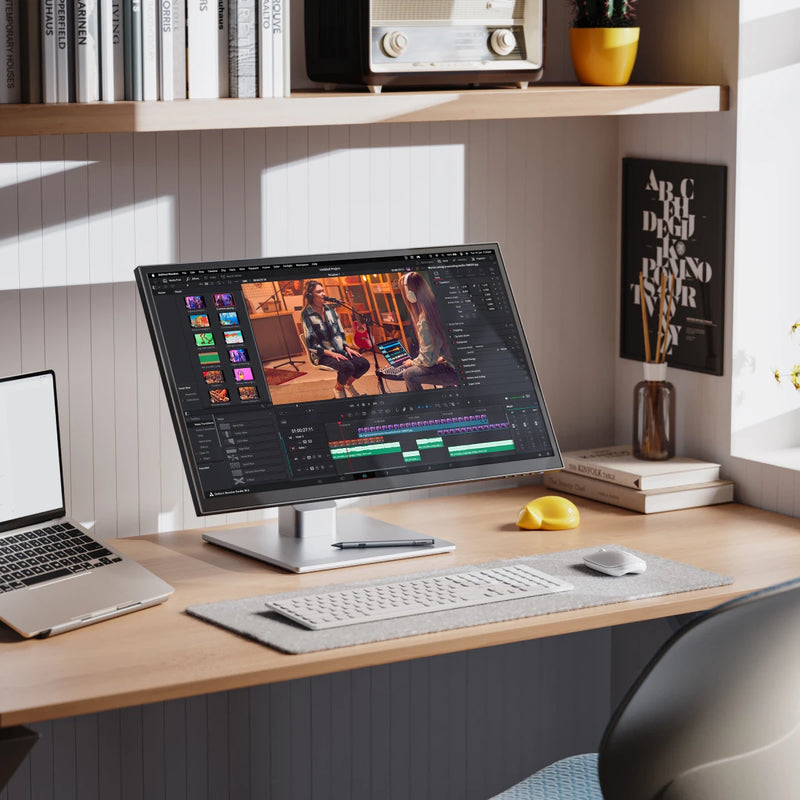 Clarity Fold Touch 27 インチ 4K UHD モニター、65W 電力供給、ウェブカメラ、タッチスクリーン、折りたたみスタンド付き